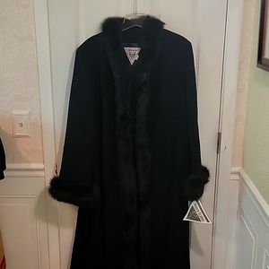 NWT Wool/Cashmere/Fur Coat